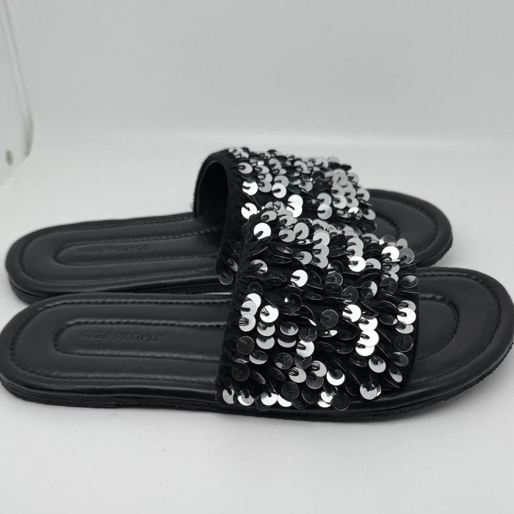 Free People Shipwreck Surf Slip on Embellished Slip-on Sandals Size 7.5 - NEW‎